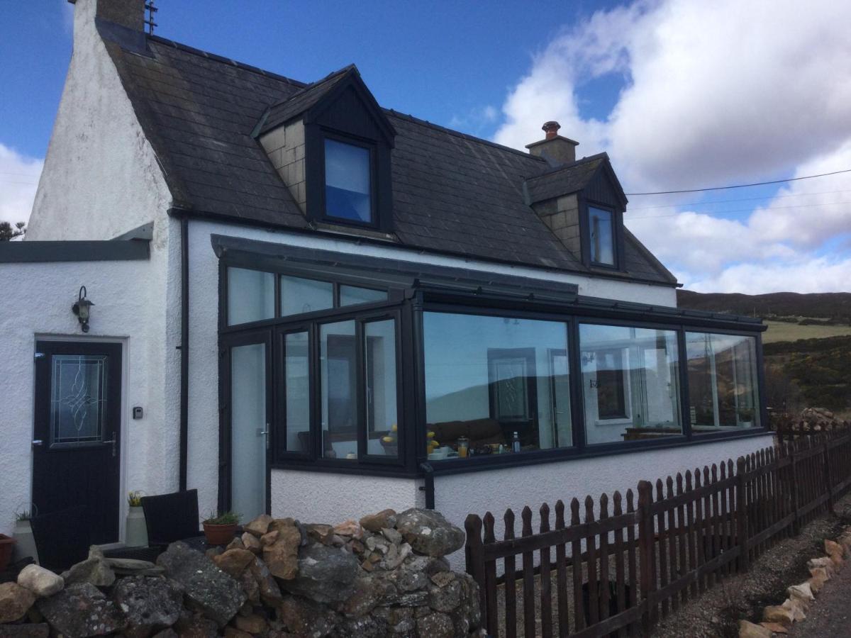 Piper'S Cave Bed And Breakfast Helmsdale Exterior photo