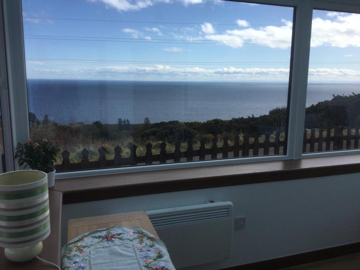 Piper'S Cave Bed And Breakfast Helmsdale Exterior photo