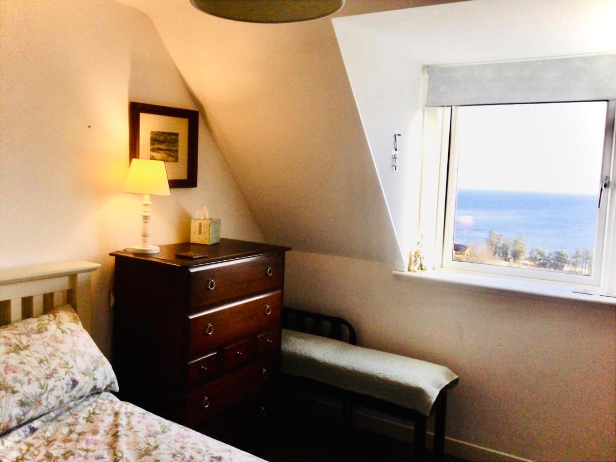 Piper'S Cave Bed And Breakfast Helmsdale Exterior photo