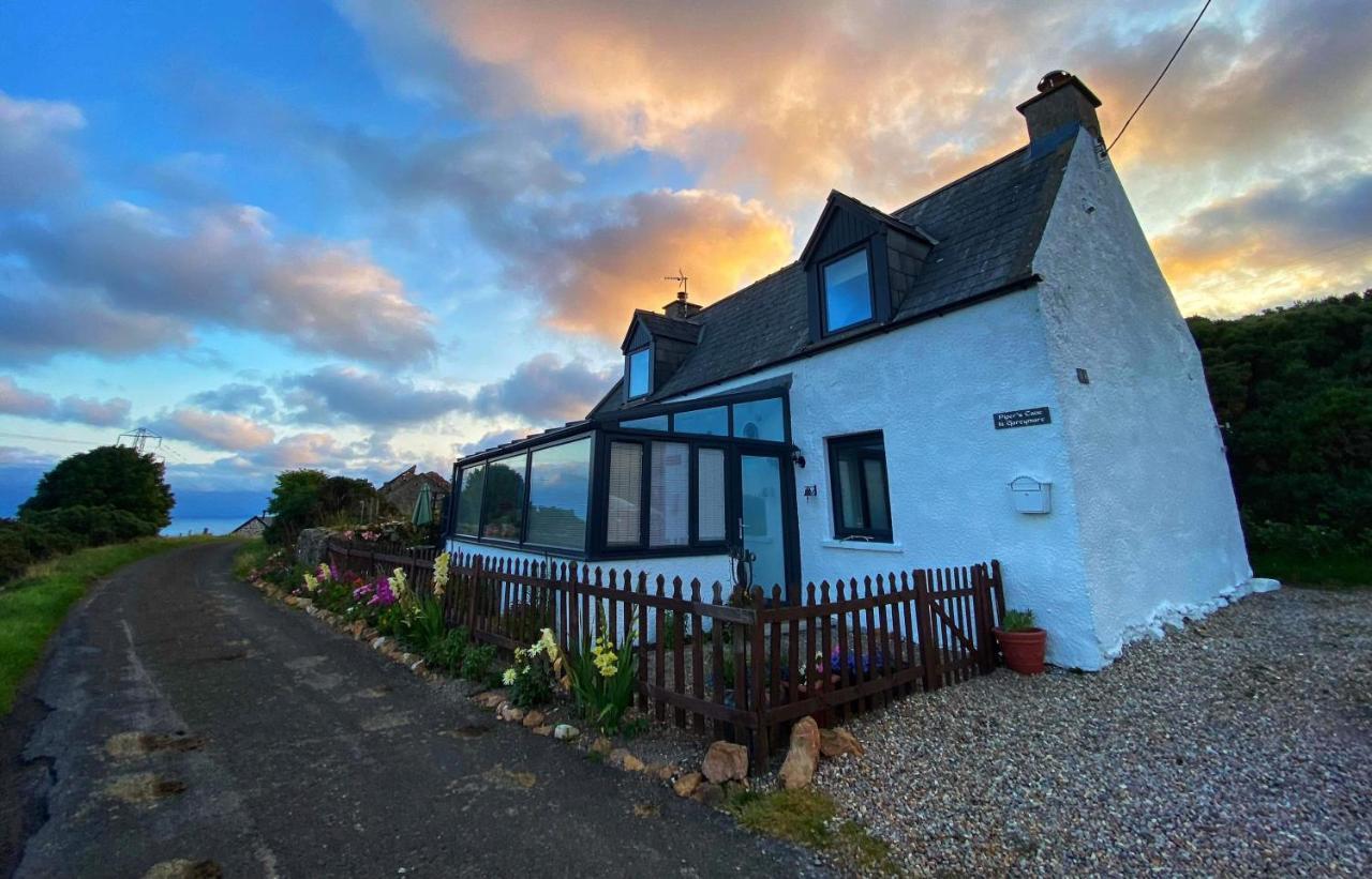 Piper'S Cave Bed And Breakfast Helmsdale Exterior photo