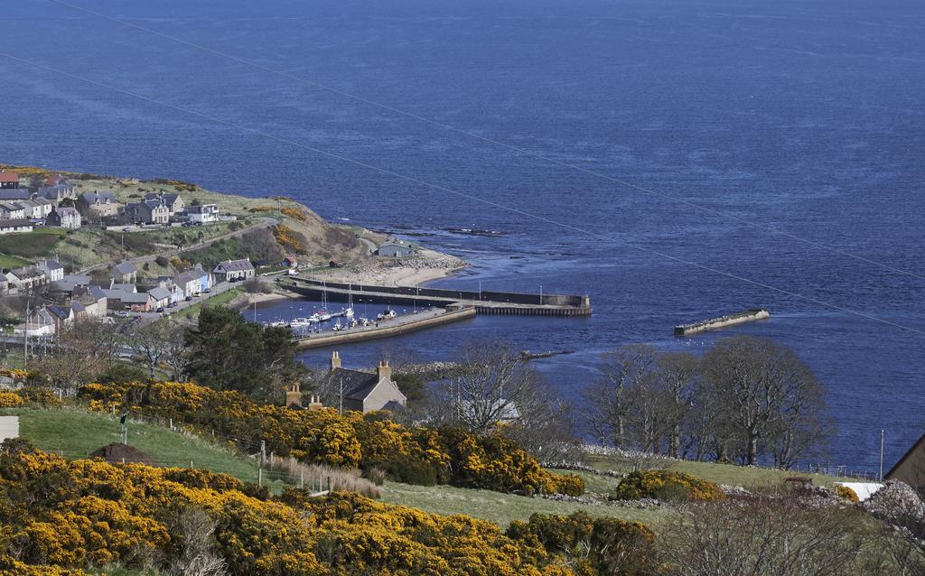 Piper'S Cave Bed And Breakfast Helmsdale Exterior photo